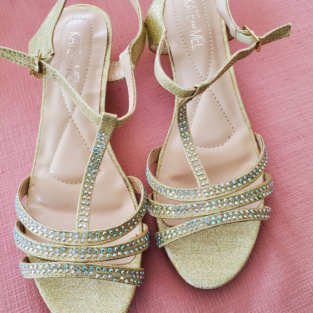 New size 9.5 dress sandals